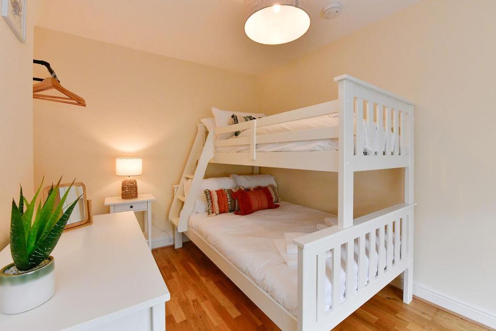 Just Stay Wales - Castle Square Cottage, Mumbles エクステリア 写真