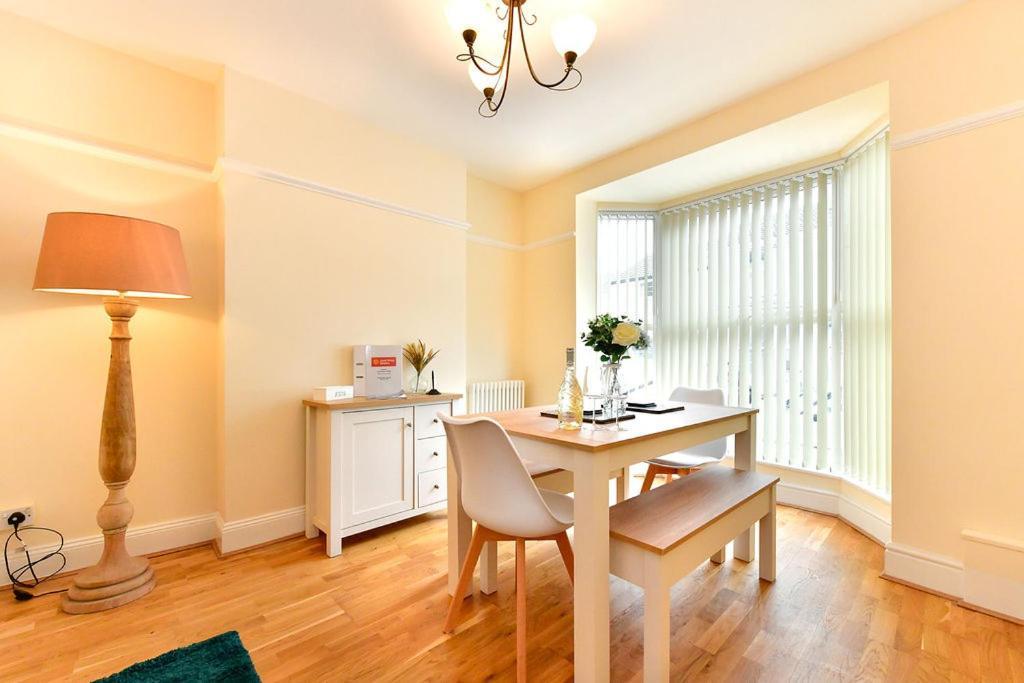 Just Stay Wales - Castle Square Cottage, Mumbles エクステリア 写真
